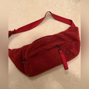 Lululemon Sherpa Fanny Pack